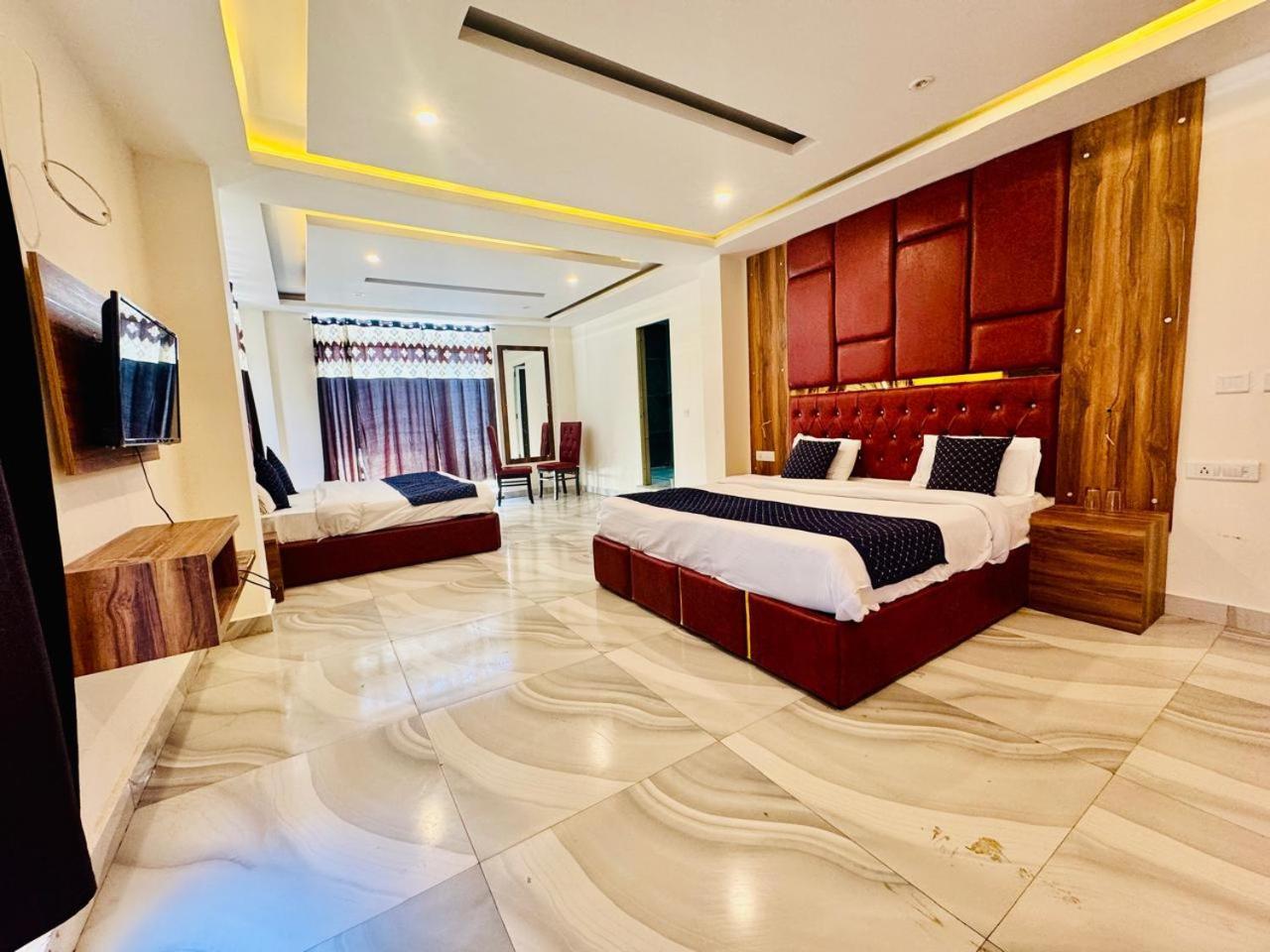 Royal Majestic View Point Lodge Manāli Exterior foto